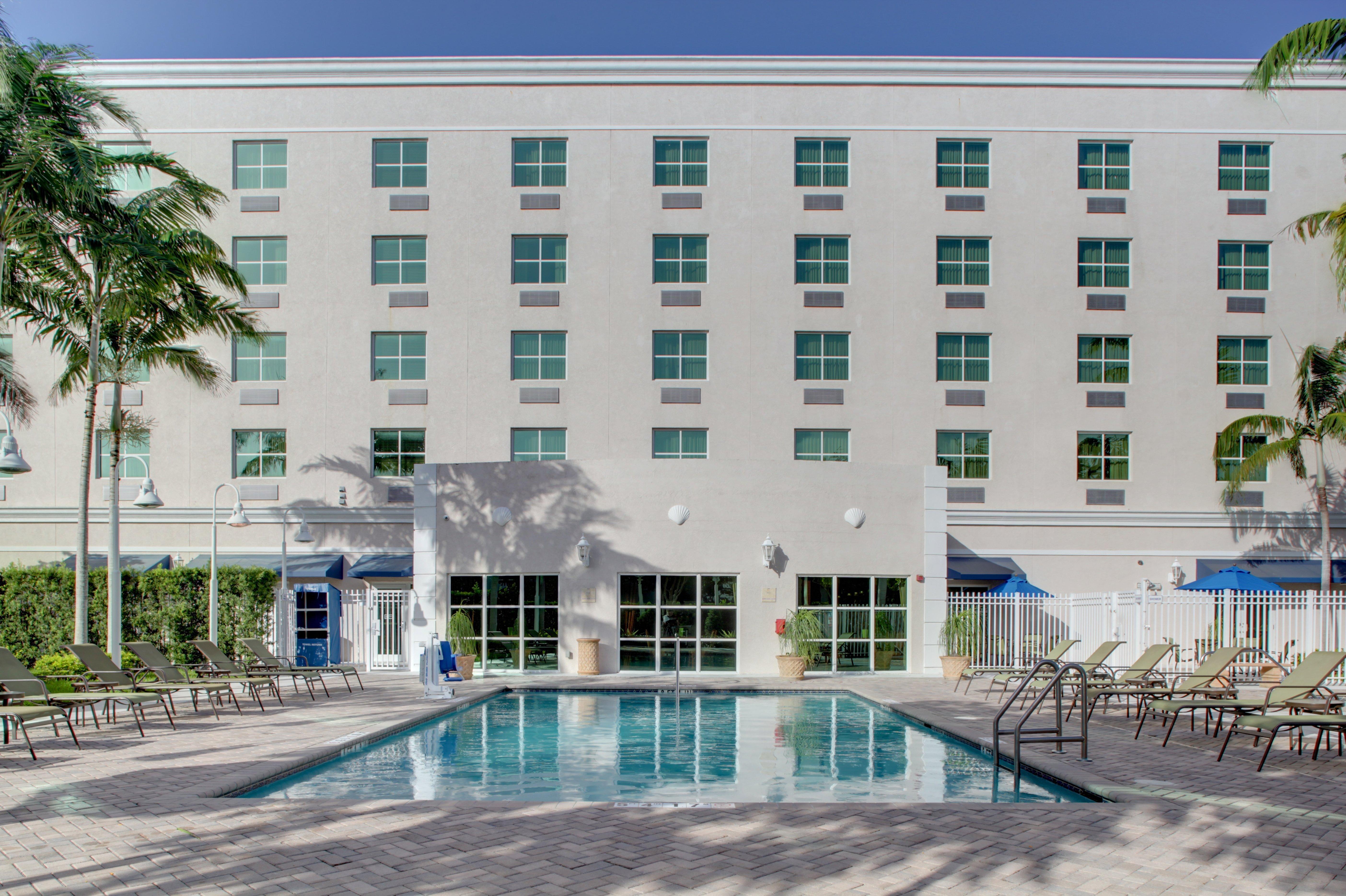 Holiday Inn Express & Suites Miami Kendall By Ihg Country Walk Eksteriør billede