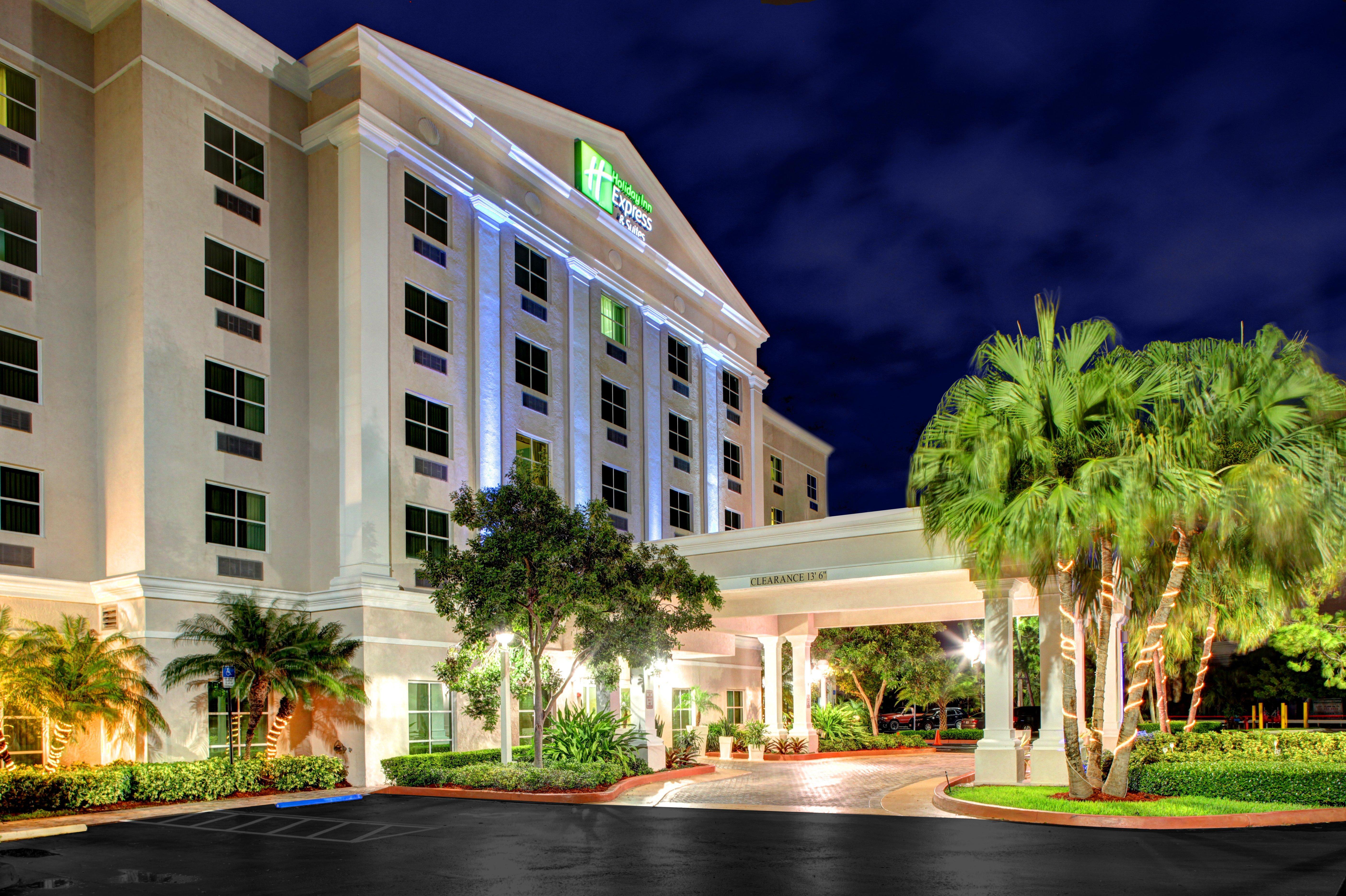 Holiday Inn Express & Suites Miami Kendall By Ihg Country Walk Eksteriør billede