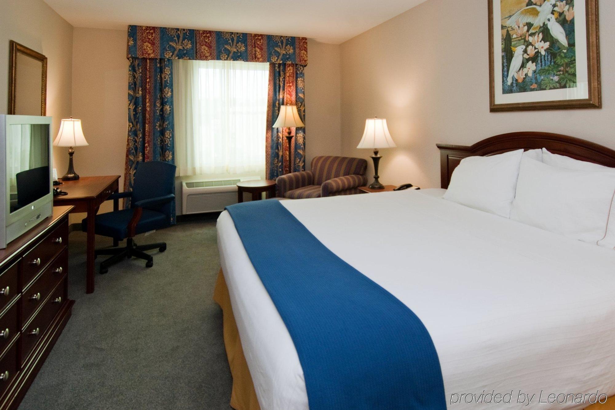 Holiday Inn Express & Suites Miami Kendall By Ihg Country Walk Værelse billede