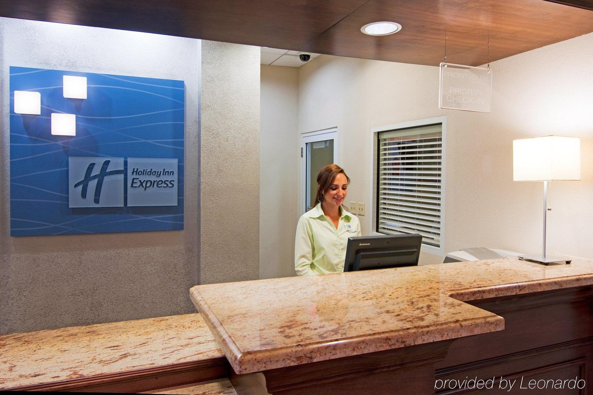Holiday Inn Express & Suites Miami Kendall By Ihg Country Walk Interiør billede
