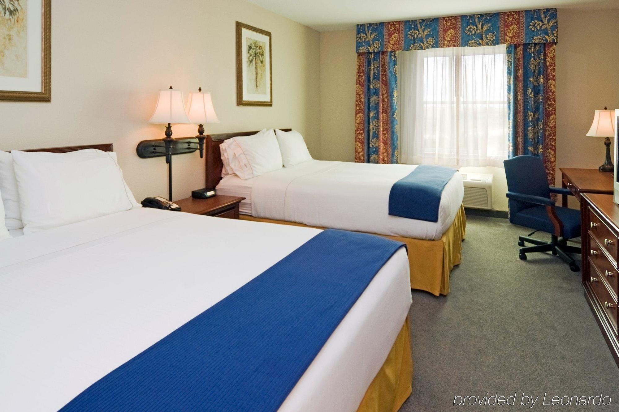 Holiday Inn Express & Suites Miami Kendall By Ihg Country Walk Værelse billede