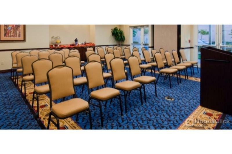 Holiday Inn Express & Suites Miami Kendall By Ihg Country Walk Eksteriør billede