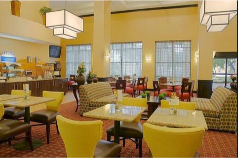 Holiday Inn Express & Suites Miami Kendall By Ihg Country Walk Eksteriør billede