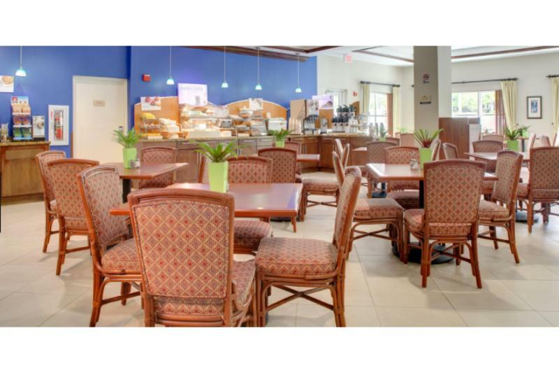 Holiday Inn Express & Suites Miami Kendall By Ihg Country Walk Eksteriør billede
