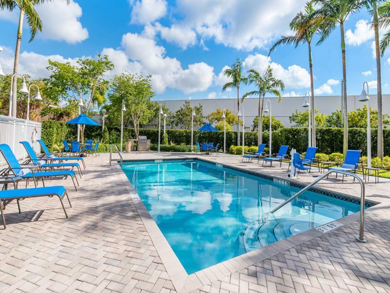 Holiday Inn Express & Suites Miami Kendall By Ihg Country Walk Eksteriør billede