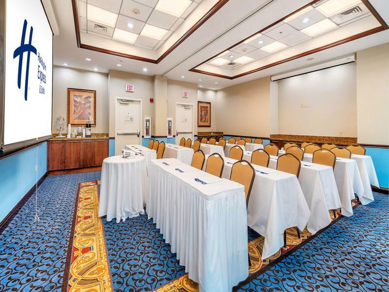 Holiday Inn Express & Suites Miami Kendall By Ihg Country Walk Eksteriør billede